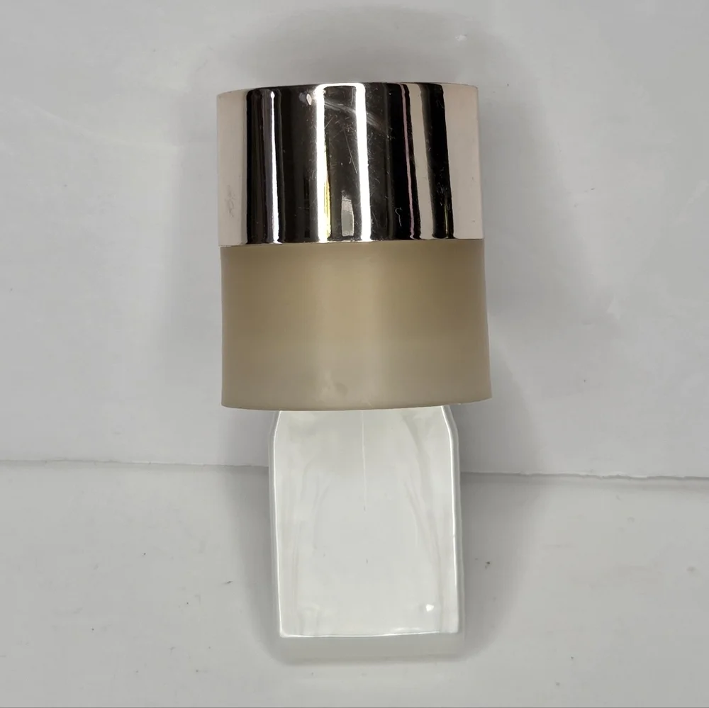 Bath‎ And Body Works Metallic Two Tone Tan Gold Wallflower Plugin Scent Diffuser